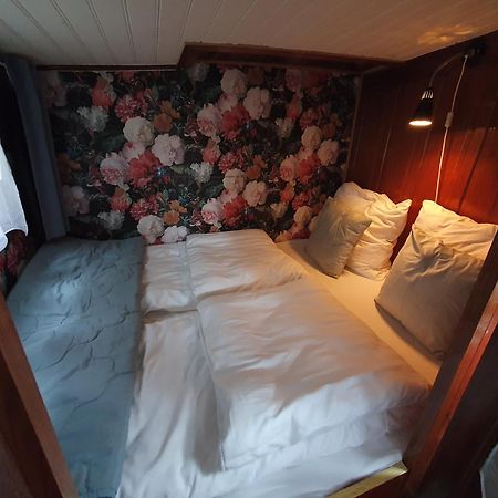 Houseboat Holiday Apartments Rotterdam Oda fotoğraf